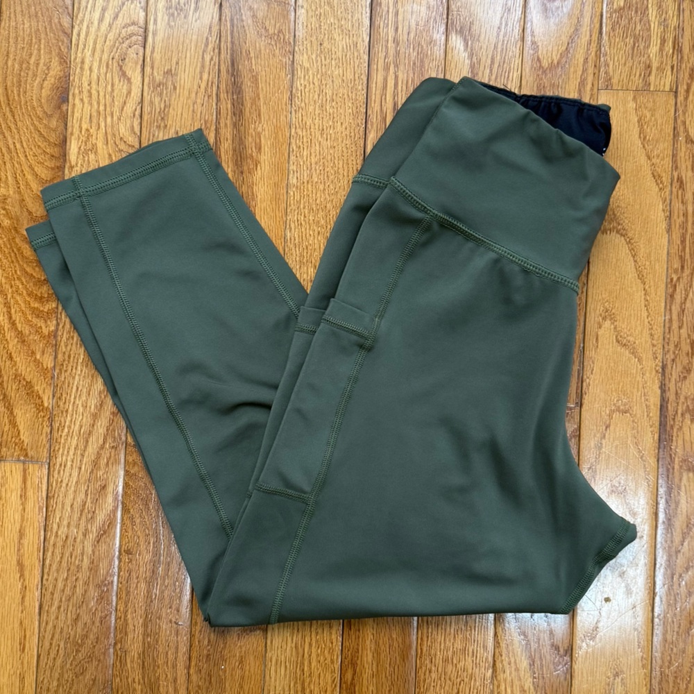Bend Active Women’s Army Green Cropped Leggings